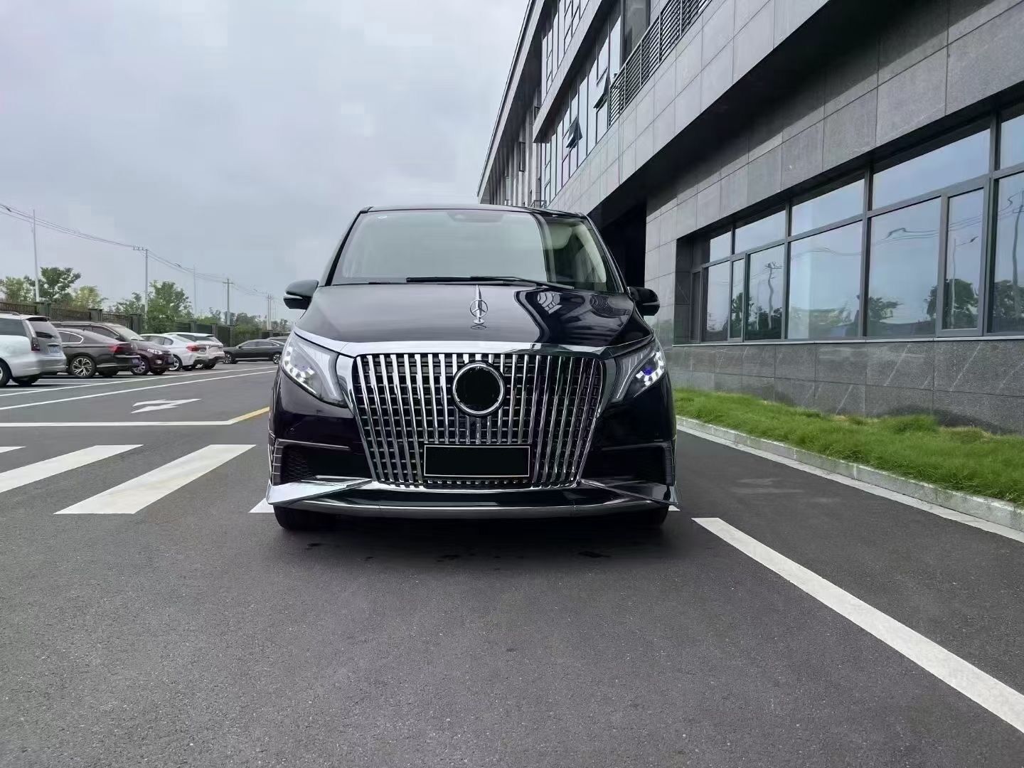 Mercedes-Benz Maybach Vito - Kromlu Izgara Ön Görünüm
